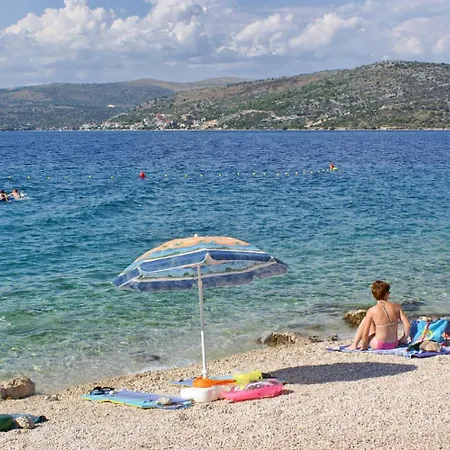 Appartement Seaside With A Swimming Pool Razanj, - 9723