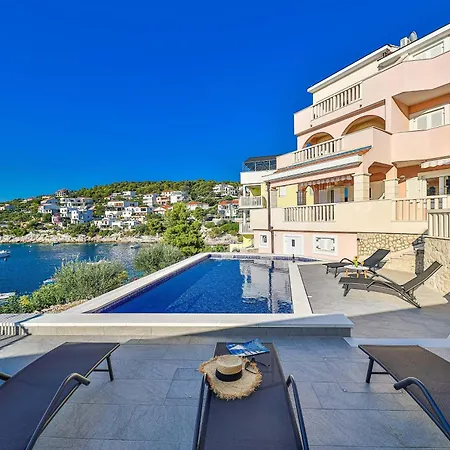 Seaside With A Swimming Pool Razanj, - 9723 公寓