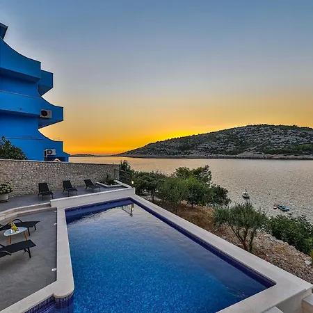 Appartement Seaside With A Swimming Pool Razanj, - 9723